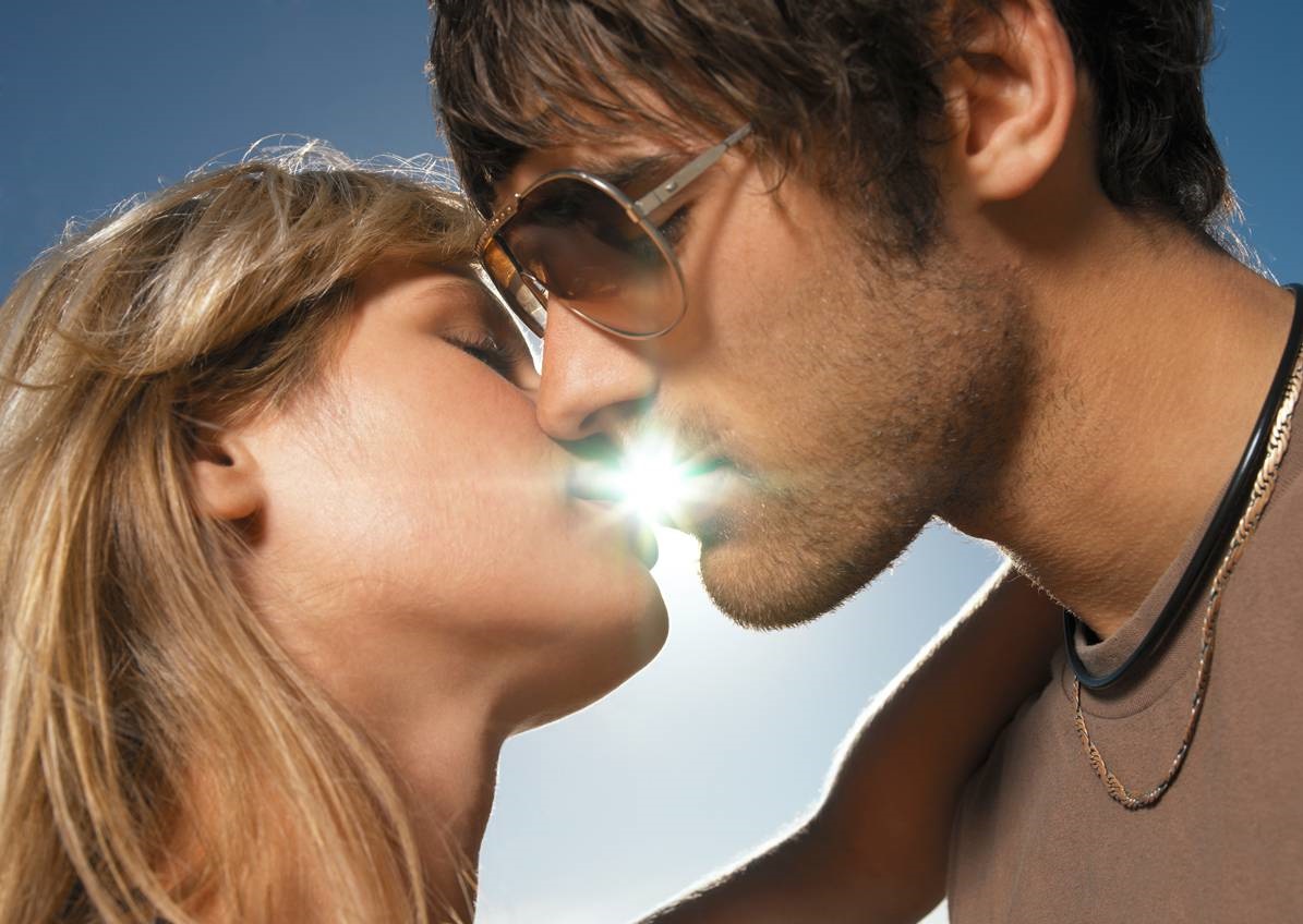 Приснилось целоваться с мужем. Поцелуй. Легкий поцелуй. Французский поцелуй. Важность поцелуя в отношениях.