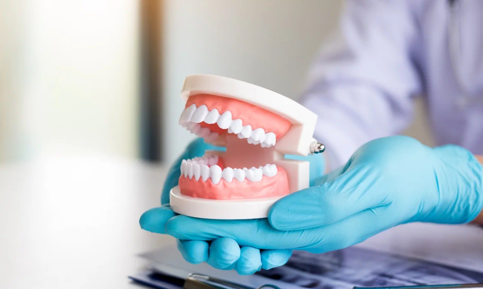 Протезирование зубов: возвращение к здоровой и красивой улыбке