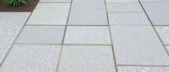 Гранитная брусчатка: прочный выбор для двора, улицы и садовой дорожки